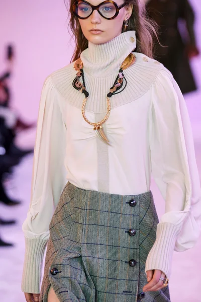 Look 12